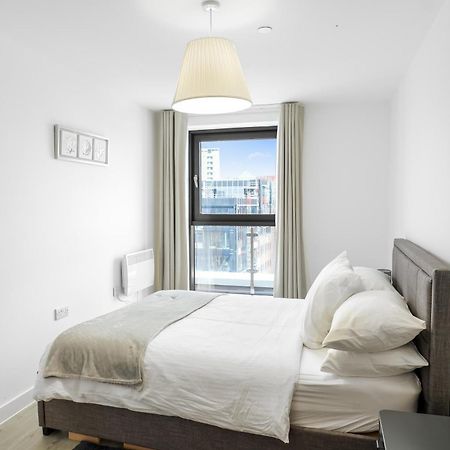 High Rise 2 Bedroom & 2 Bath Apartment With Parking, Balcony & Amazing View 曼彻斯特 外观 照片
