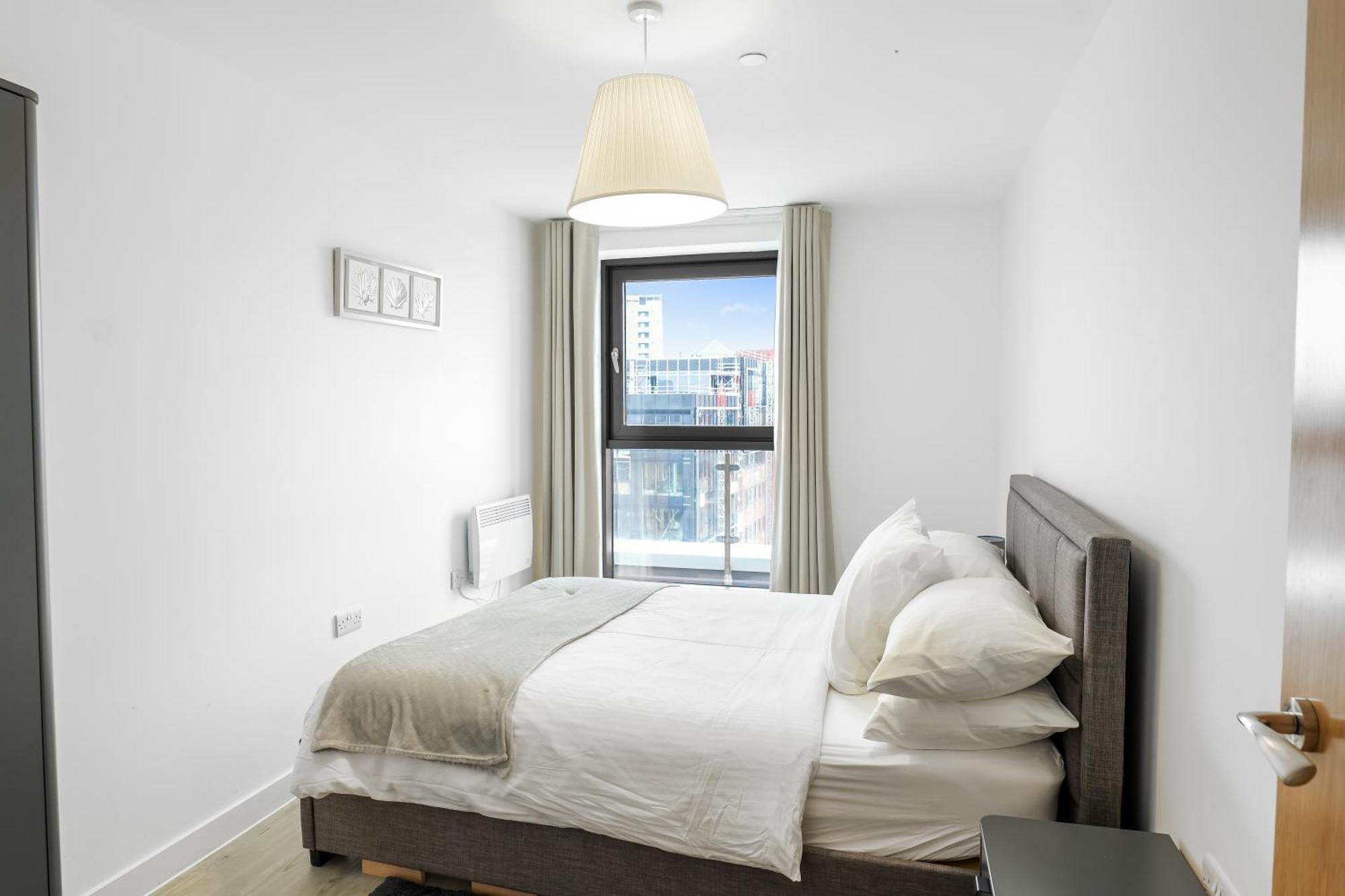 High Rise 2 Bedroom & 2 Bath Apartment With Parking, Balcony & Amazing View 曼彻斯特 外观 照片